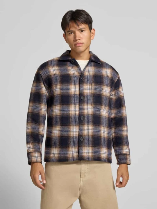 Zdjęcie produktu kurtka koszulowa o kroju regular fit z brustaszą model 'SOHO OLLIE' Jack&Jones Ciemnoniebieski