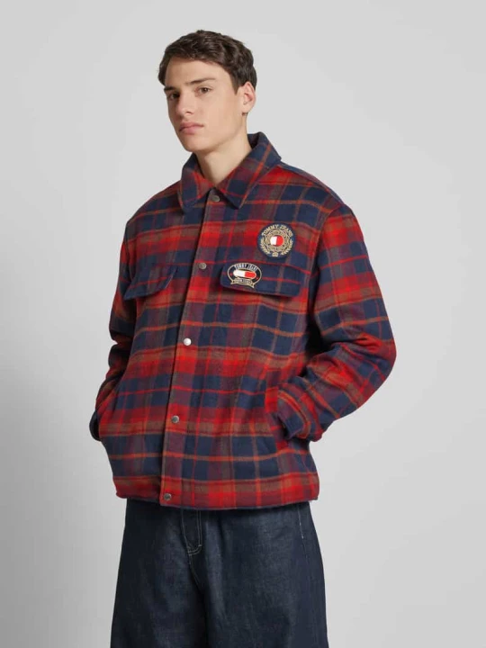Zdjęcie produktu Kurtka koszulowa o kroju regular fit z kieszenią na piersi Tommy Jeans Czerwony