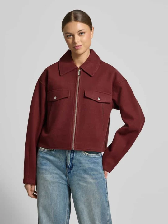 Zdjęcie produktu Kurtka koszulowa o kroju regular fit z zamkiem błyskawicznym model „FORTUNEFREJ” Vero Moda Bordowy