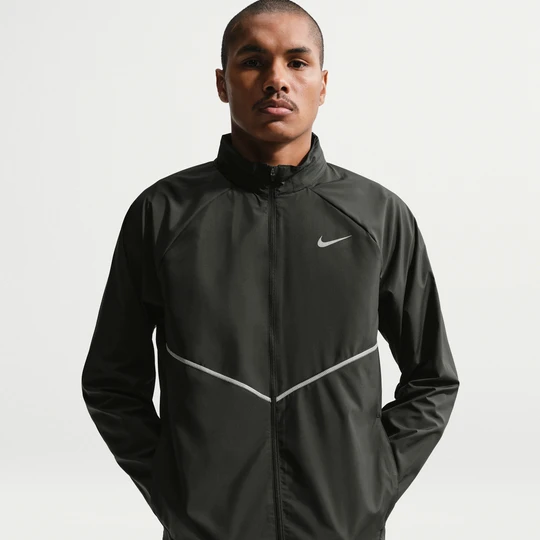 Zdjęcie produktu Kurtka męska do biegania z ochroną przed promieniowaniem UV Repel Nike Miler - Czerń