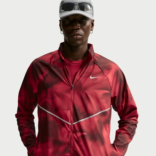 Zdjęcie produktu Kurtka męska do biegania z ochroną przed promieniowaniem UV Repel Nike Miler - Czerwony