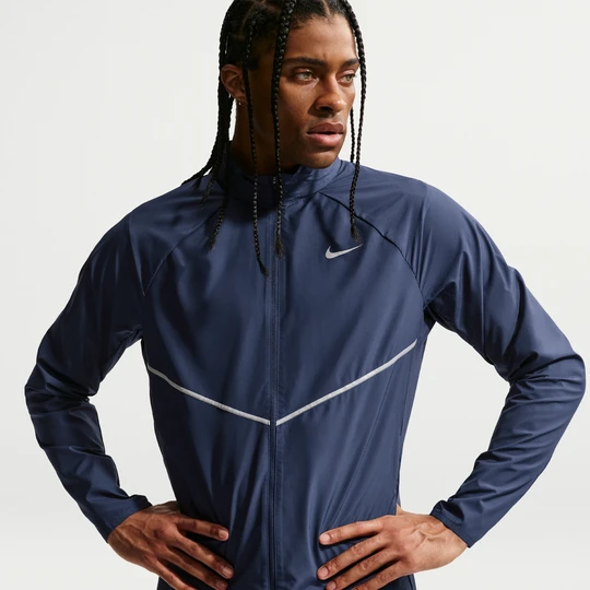 Zdjęcie produktu Kurtka męska do biegania z ochroną przed promieniowaniem UV Repel Nike Miler - Niebieski