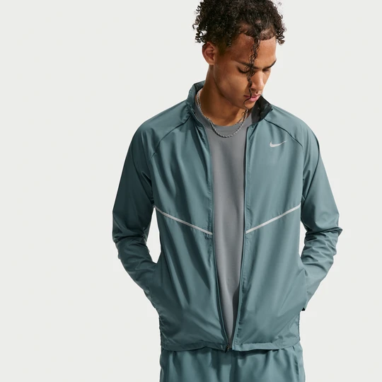 Zdjęcie produktu Kurtka męska do biegania z ochroną przed promieniowaniem UV Repel Nike Miler - Szary