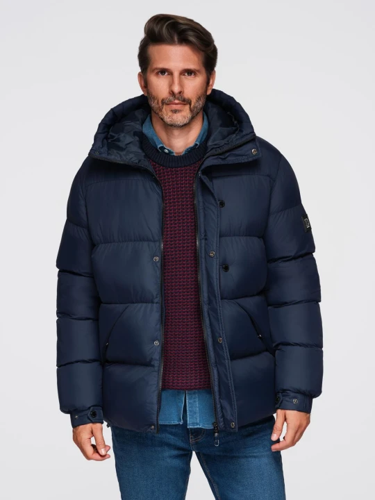 Zdjęcie produktu Kurtka męska pikowana z wysoko zapinanym kapturem – granatowa V2 - Rozmiar: S Ombre Clothing