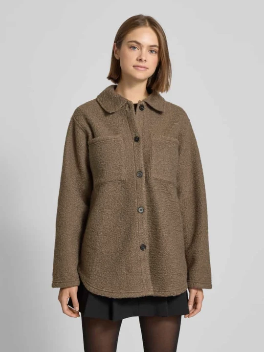 Zdjęcie produktu Kurtka o kroju regular fit z kieszeniami na piersi model ‘OLINE’ Pieces Średniobrązowy