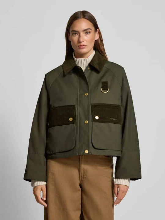 Zdjęcie produktu Kurtka o kroju relaxed fit z mieszanki bawełny ze sztruksowym kołnierzem model ‘PHOEBE’ Barbour Oliwkowy