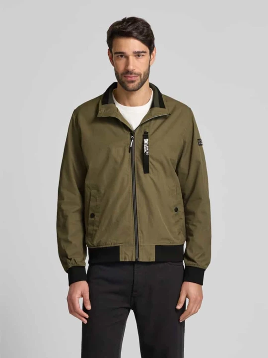Zdjęcie produktu Kurtka outdoorowa o kroju regular fit ze stójką i detalami w kontrastowym kolorze s.Oliver