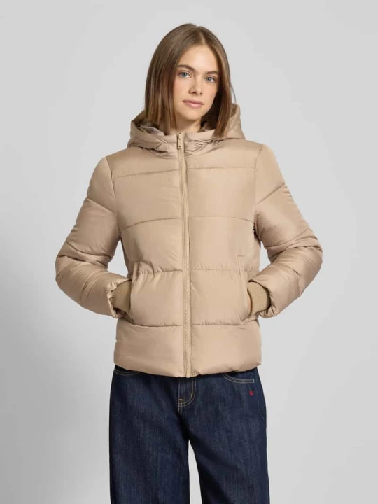Zdjęcie produktu Kurtka pikowana o kroju regular fit z kapturem model ‘BEE NEW’ Pieces Piaskowy melanż