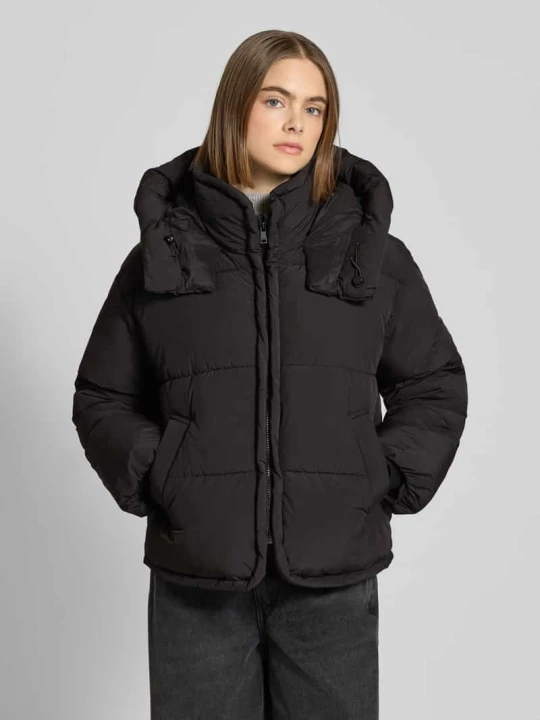 Zdjęcie produktu Kurtka pikowana o kroju regular fit z kapturem model ‘CORNELIA’ Only Czarny