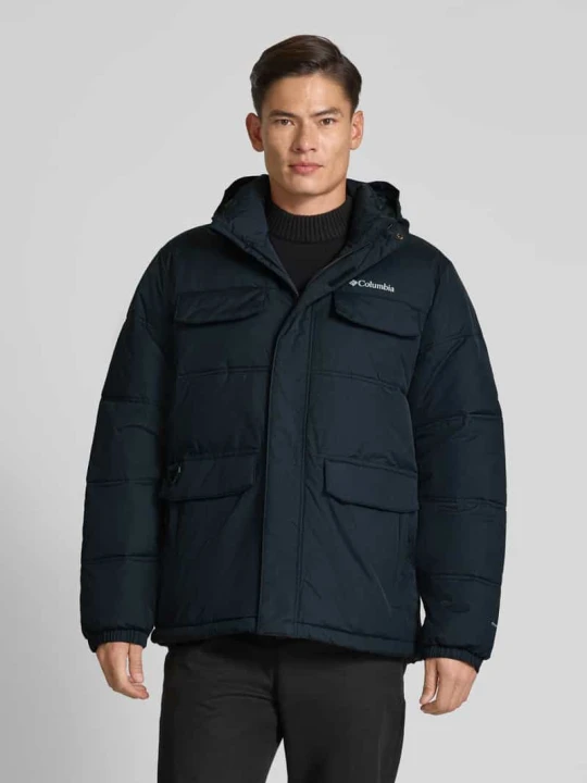 Zdjęcie produktu Kurtka pikowana o kroju regular fit z kieszeniami z patką model ‘Landroamer’ Columbia Czarny