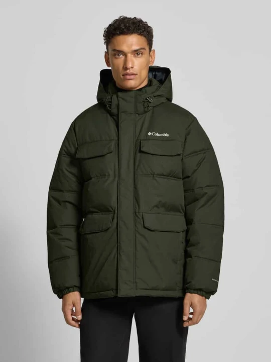 Zdjęcie produktu Kurtka pikowana o kroju regular fit z kieszeniami z patką model ‘Landroamer’ Columbia Oliwkowy