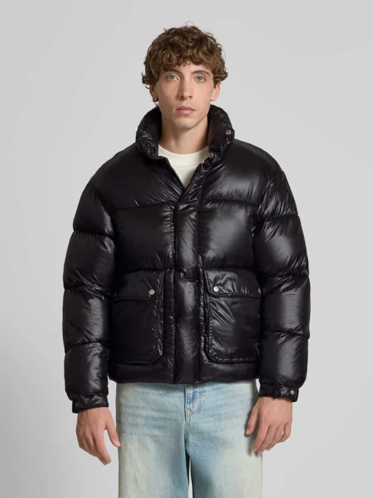 Zdjęcie produktu Kurtka w stylu puffer o kroju regular fit z kieszeniami z patką model 'YORK' Jack&Jones Czarny