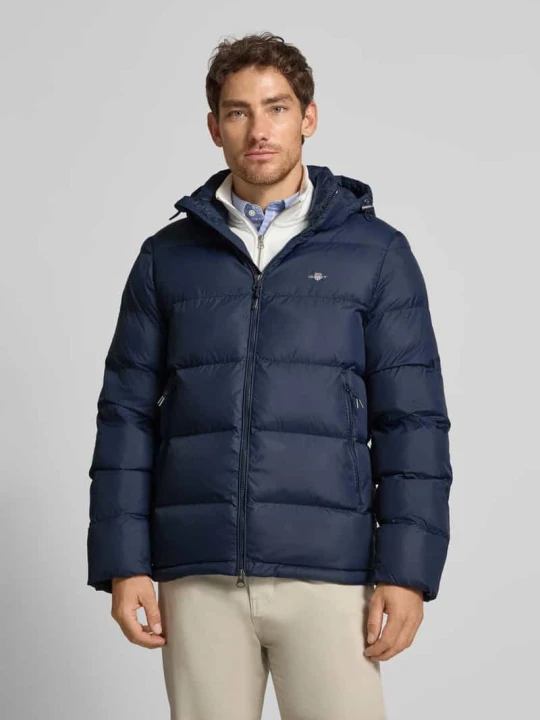 Zdjęcie produktu Kurtka pikowana o kroju regular fit z wyhaftowanym logo model ‘Cloud’ Gant Ciemnoniebieski