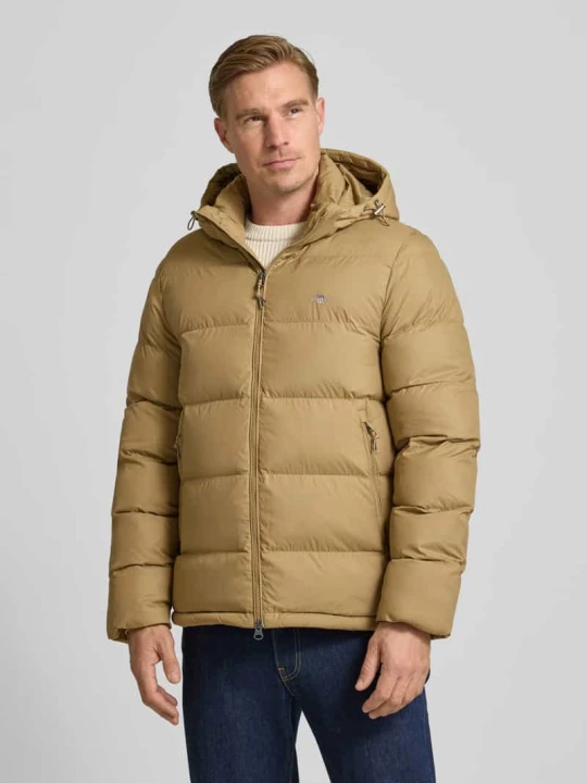 Zdjęcie produktu Kurtka pikowana o kroju regular fit z wyhaftowanym logo model ‘Cloud’ Gant Beżowy