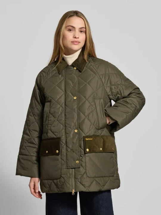 Zdjęcie produktu Kurtka pikowana o kroju regular fit z sztruksowymi detalami model 'ALDBURGH' Barbour Oliwkowy