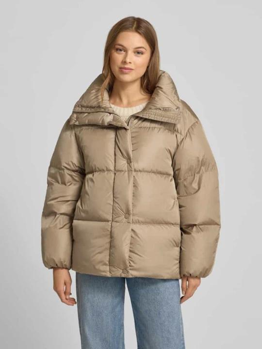 Zdjęcie produktu Kurtka puchowa o kroju relaxed fit ze stójką Gant Camel