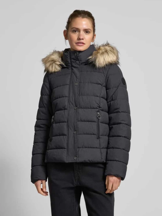 Zdjęcie produktu Kurtka pikowana o kroju shaped fit z obszyciem ze sztucznego futra model ‘NEWLUNA’ Only Czarny