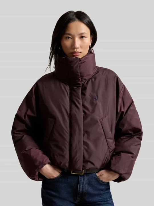 Zdjęcie produktu Kurtka pikowana o pudełkowym kroju z wyhaftowanym logo Polo Ralph Lauren Bordowy