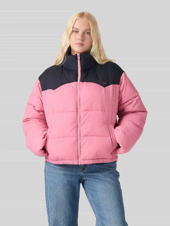 Zdjęcie produktu Kurtka pikowana z detalem z logo Levi's Różowy