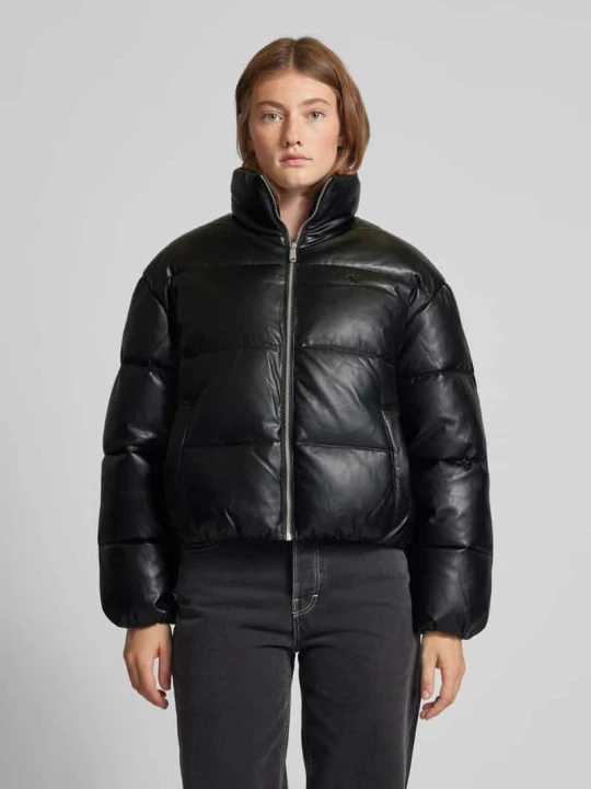Zdjęcie produktu Kurtka pikowana z imitacji skóry Calvin Klein Jeans Czarny