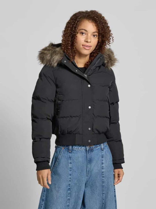 Zdjęcie produktu Kurtka pikowana z kapturem i sztuczne futro model 'EVEREST BOMBER' Superdry Czarny