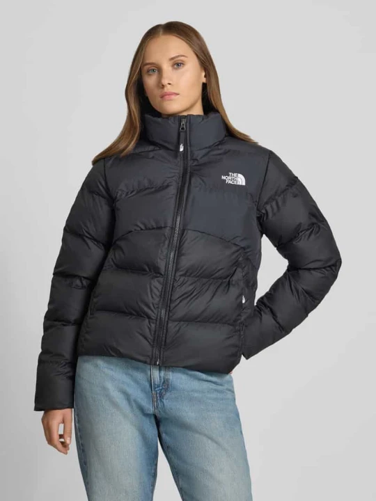 Zdjęcie produktu Kurtka pikowana z kieszeniami zapinanymi na zamek błyskawiczny model 'SAIKURU' The North Face Czarny
