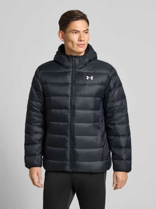 Zdjęcie produktu Kurtka pikowana z logo Under Armour Czarny
