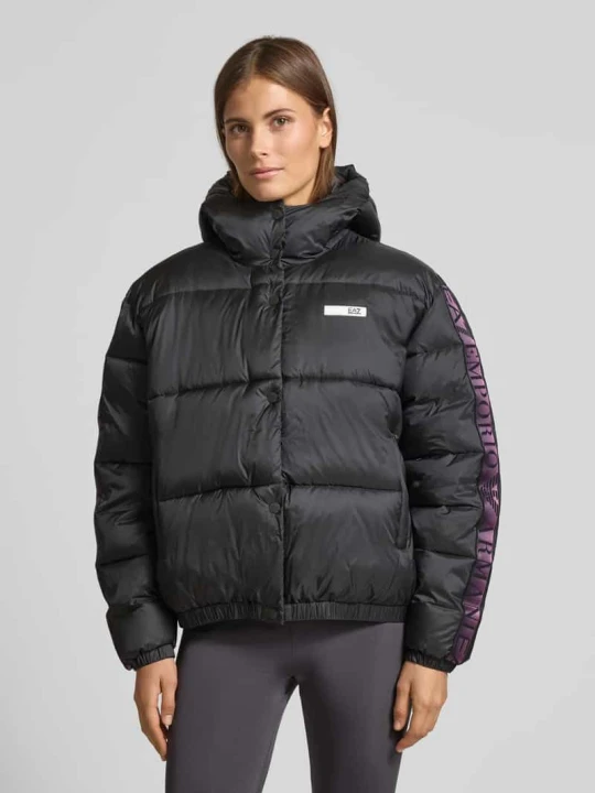 Zdjęcie produktu Kurtka pikowana z naszywką z logo EA7 Emporio Armani Ciemnoszary