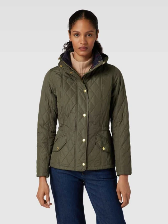 Zdjęcie produktu Kurtka pikowana z odpinanym kapturem model ‘MILLFIRE’ Barbour Oliwkowy