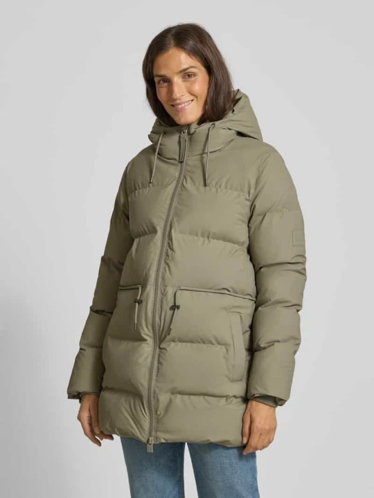Zdjęcie produktu Kurtka pikowana z wpuszczanymi kieszeniami model ‘Alta Long’ Rains Trzcinowy