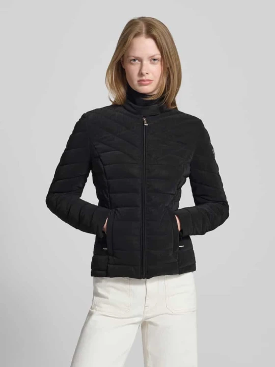 Zdjęcie produktu Kurtka pikowana z wpuszczanymi kieszeniami model ‘NEW VONA’ Guess Czarny