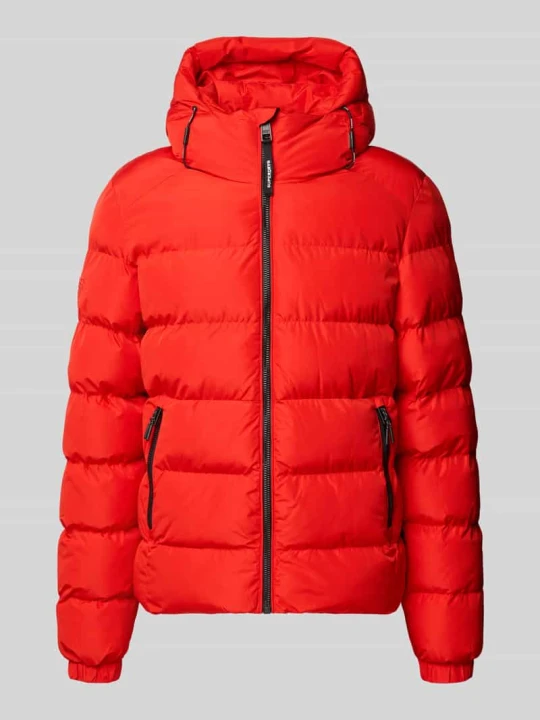Zdjęcie produktu Kurtka pikowana z wyhaftowanym logo i kapturem Superdry Czerwony