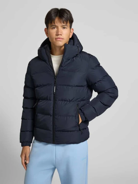 Zdjęcie produktu Kurtka pikowana z wyhaftowanym logo i kapturem Superdry Granatowy