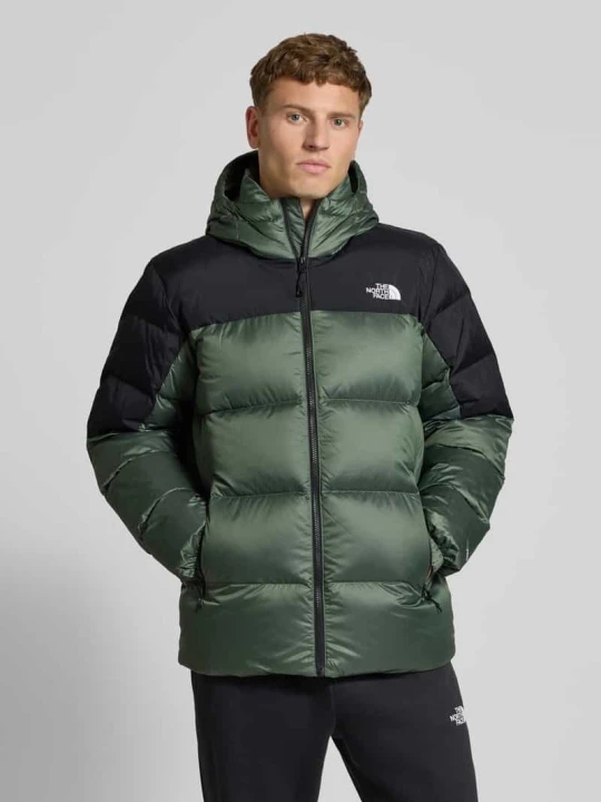Zdjęcie produktu Kurtka puchowa z wyhaftowanym logo The North Face Oliwkowy