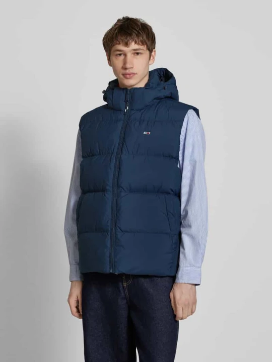Zdjęcie produktu Kurtka pikowana z wyhaftowanym logo Tommy Jeans Ciemnoniebieski