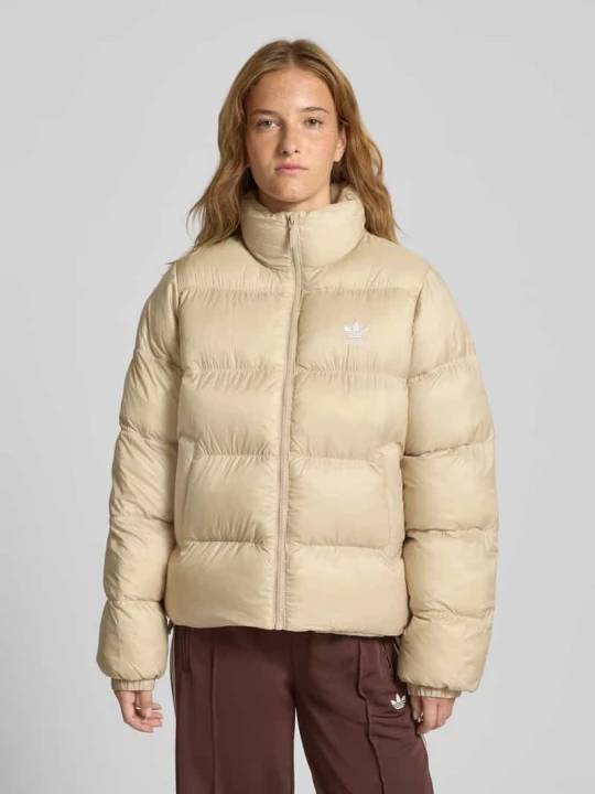 Zdjęcie produktu Kurtka pikowana z zamkiem błyskawicznym adidas Originals Beżowy