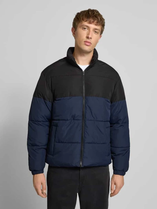 Zdjęcie produktu Kurtka pikowana ze stójką model ‘MAZE’ Jack&Jones Granatowy