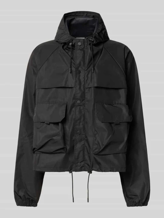Zdjęcie produktu Kurtka przeciwdeszczowa z kieszeniami z patką Vetements Czarny
