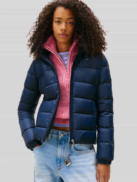 Zdjęcie produktu kurtka puchowa krój regular fit ze sztucznego futra Tommy Jeans Granatowy