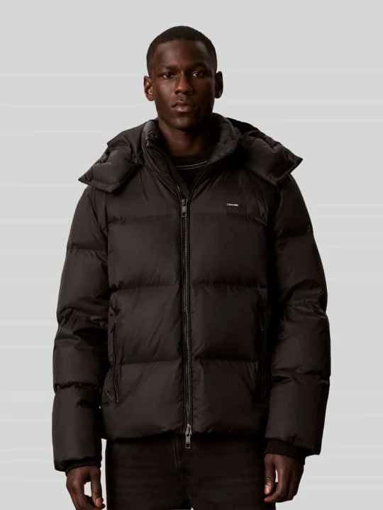 Zdjęcie produktu kurtka puchowa o kroju regular fit z odpinanym kapturem Calvin Klein Czarny