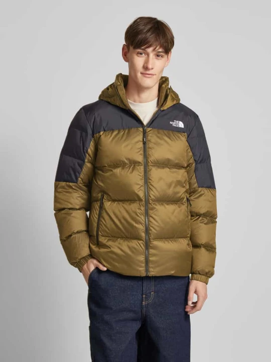 Zdjęcie produktu Kurtka puchowa o kroju regular fit z wyhaftowanym logo model ‘DIABLO’ The North Face Khaki
