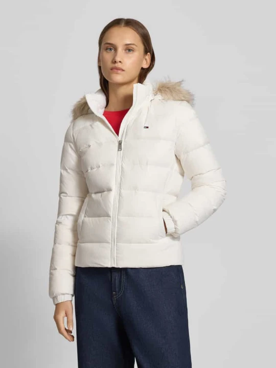 Zdjęcie produktu Kurtka puchowa o kroju shaped fit z wyhaftowanym logo Tommy Jeans Złamany biały