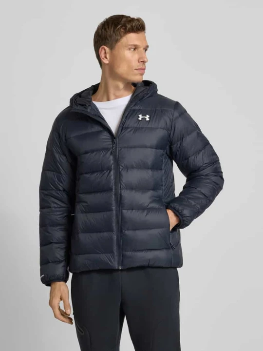 Zdjęcie produktu Kurtka puchowa z kapturem i logo model „LEGEND” Under Armour Czarny