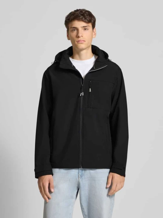 Zdjęcie produktu Kurtka softshell z kieszenią na piersi i patkami na rękawach Jack&Jones Czarny