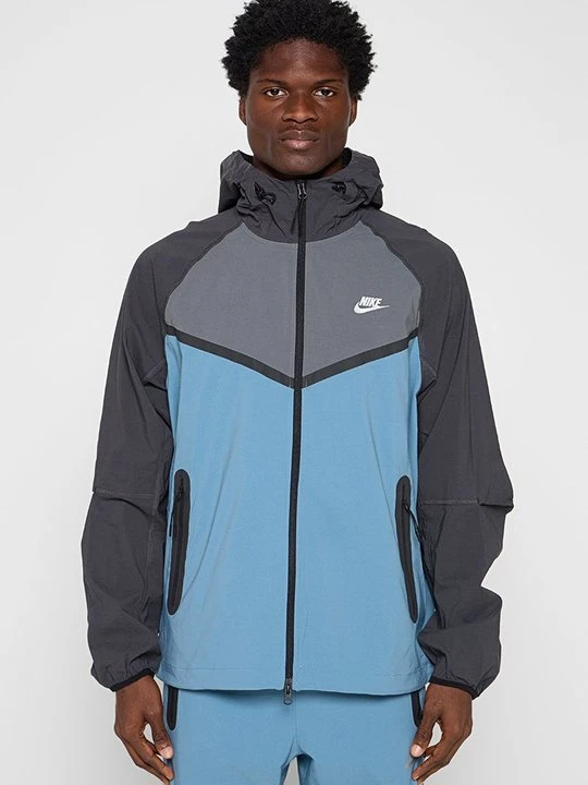 Zdjęcie produktu Kurtka sportowa Nike jasnoniebieski