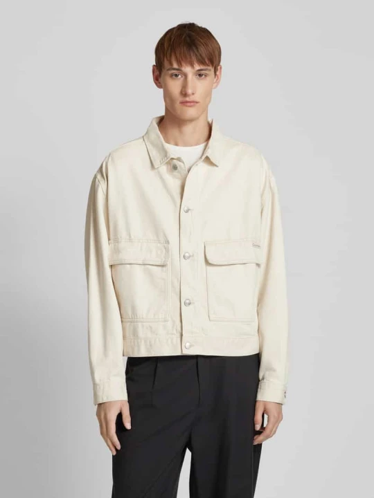 Zdjęcie produktu Kurtka jeansowa z kieszeniami z patką Calvin Klein Jeans Biały