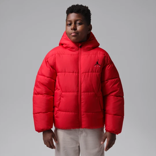 Zdjęcie produktu Kurtka typu puffer dla dużych dzieci z grafiką Jordan Brooklyn - Czerwony