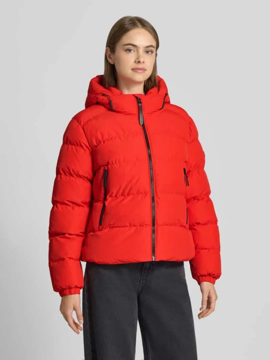 Zdjęcie produktu Kurtka w pikowanym wyglądzie, krój regular fit Superdry Czerwony