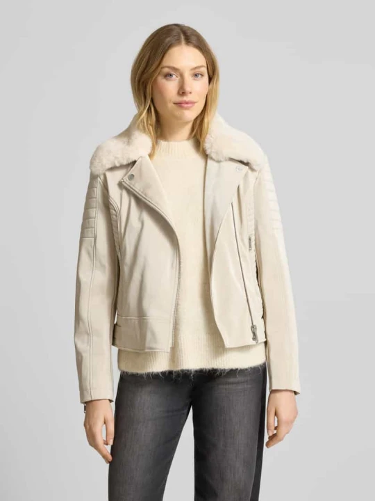 Zdjęcie produktu Kurtka z ekoskóry z kieszeniami zapinanymi na zamek błyskawiczny Model „DARCEY” Guess Écru