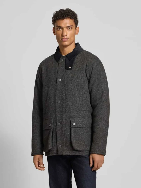 Zdjęcie produktu Kurtka wełniana o kroju regular fit ze sztruksowym obszyciem model ‘BEDALE’ Barbour Antracytowy